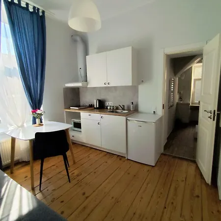 Catherine's In The Quiet Center Apartment *